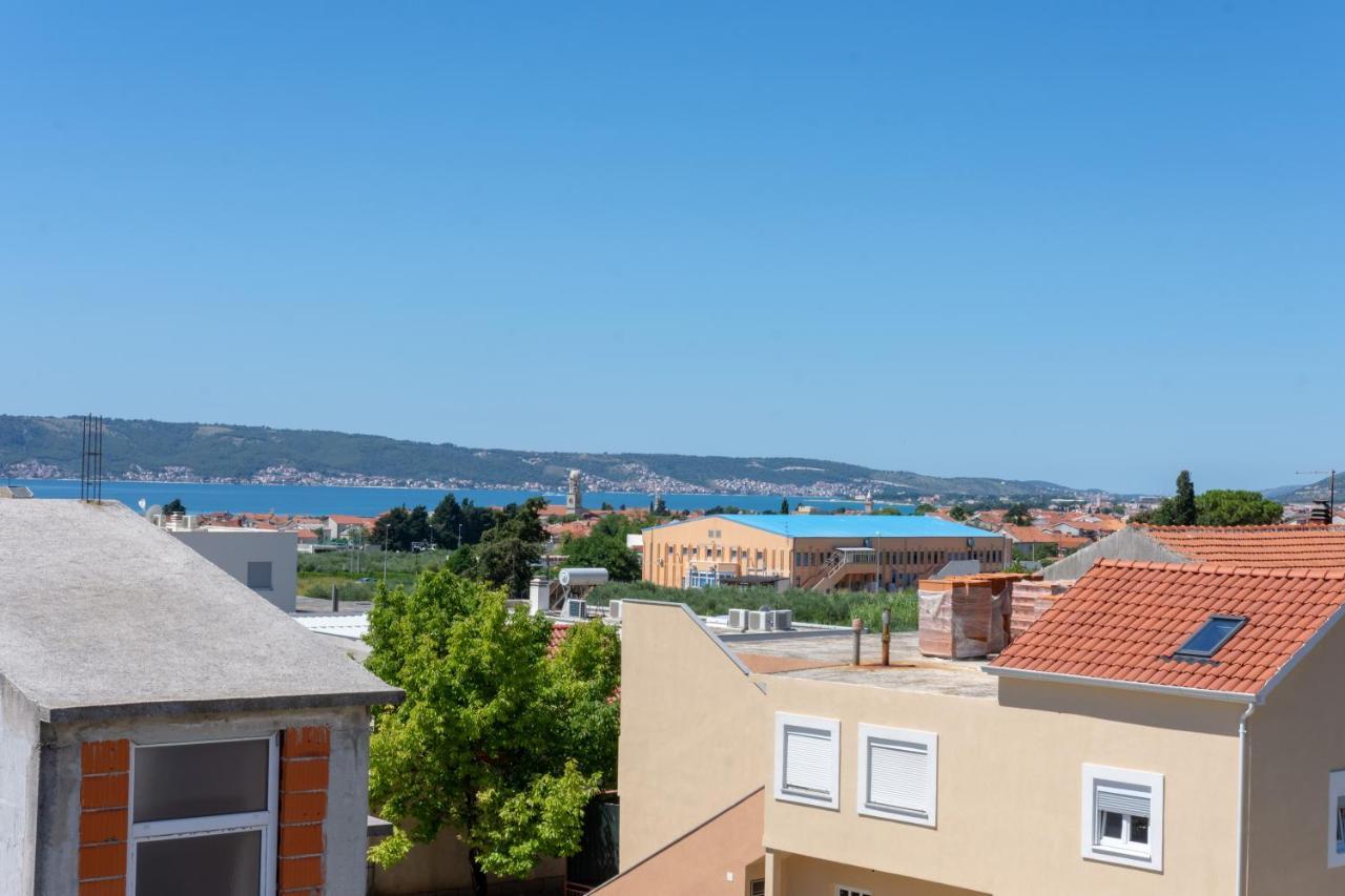 Villa Blue Oasis Kastela Exterior photo